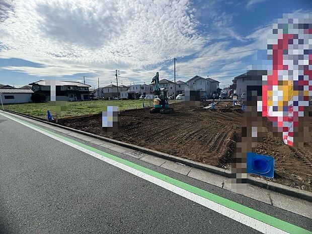 セカンドカーや来客時にも便利なカースペース2台分ございます。