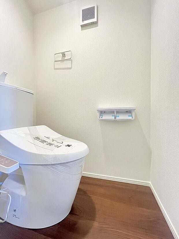 1.2階にそれぞれトレイがございます。朝の混雑時に分散して利用できるほか、ゲスト用としても使い分けることもできます。