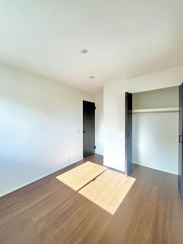 収納豊富な間取りで家の中がスッキリ片付きそうです。