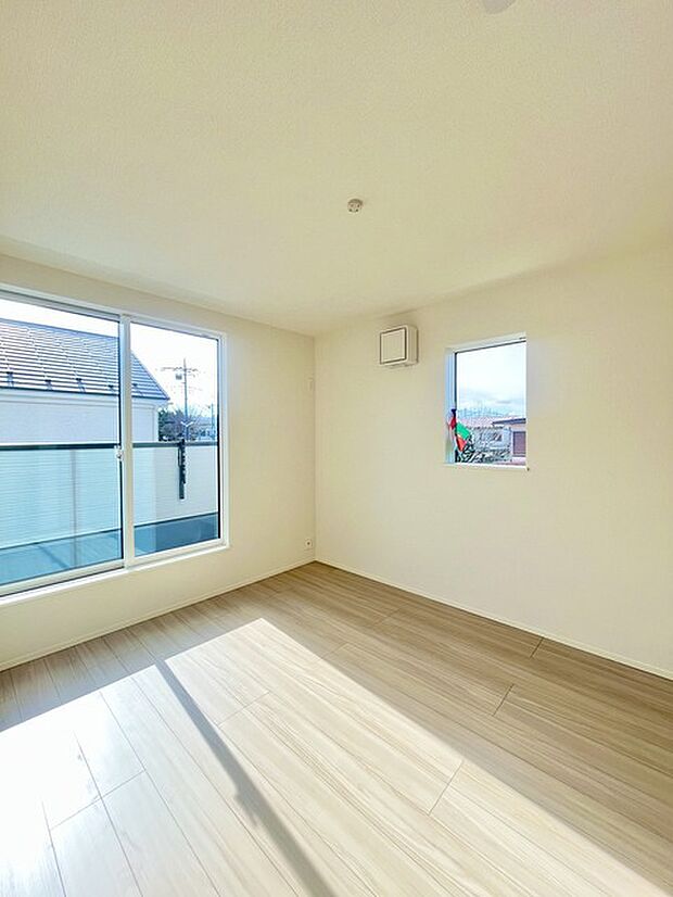 2面採光を確保した明るい室内は、爽やかな風を感じる居心地の良い空間です。 