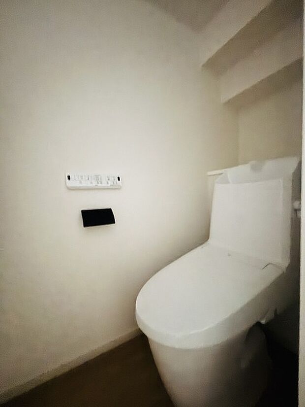 1.2階にそれぞれトレイがございます。朝の混雑時に分散して利用できるほか、ゲスト用としても使い分けることもできます。