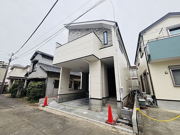 戸建てが立ち並ぶ静かな住宅街。四季折々の移り変わりを感じながら自然と楽しみ、暮らす、そんな毎日を日々の中で感じられる住環境