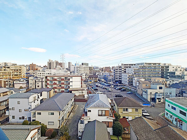 窓から眺める風景は一日の疲れを癒すヒーリングを奏でる、心地の良い時間を演出してくれます。室内も重要ですが、周りの環境もマイホーム選びの大事なポイント