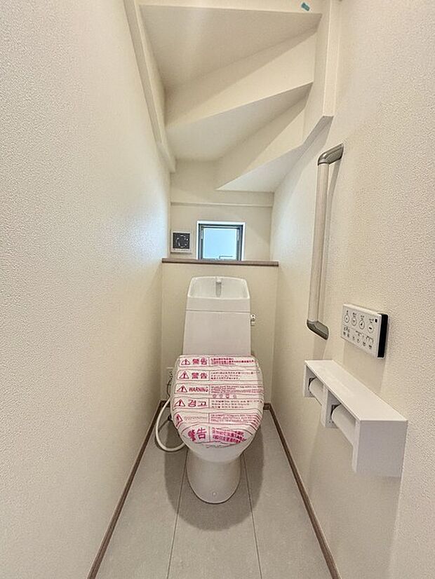 1.2階にそれぞれトレイがございます。朝の混雑時に分散して利用できるほか、ゲスト用としても使い分けることもできます。