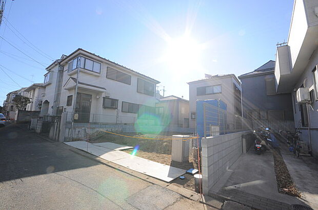 車種にもよりますが、セカンドカーや来客時にも便利なカースペース2台分ございます。 