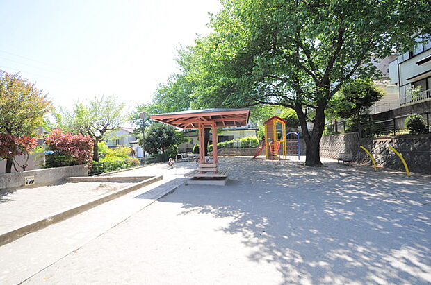 松郷西公園(所沢市)(90m)