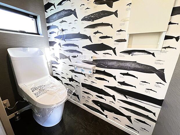 深海に居るようなトイレ室。ゆったりとした時間が過ごせそうですね。