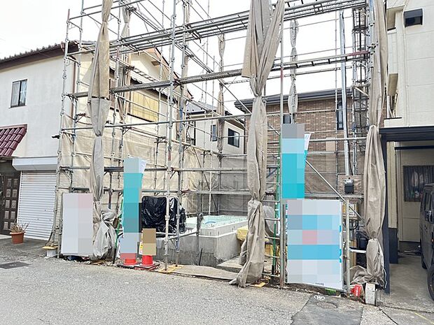 戸建てが立ち並ぶ静かな住宅街。四季折々の移り変わりを感じながら自然と楽しみ、暮らす、そんな毎日を日々の中で感じられる住環境