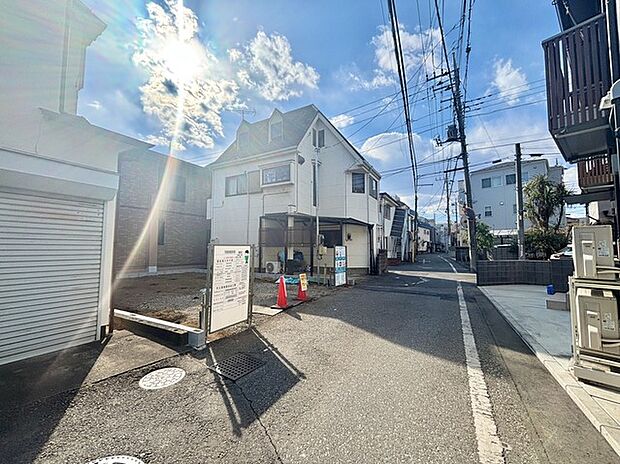 車はビルトインタイプの駐車です。