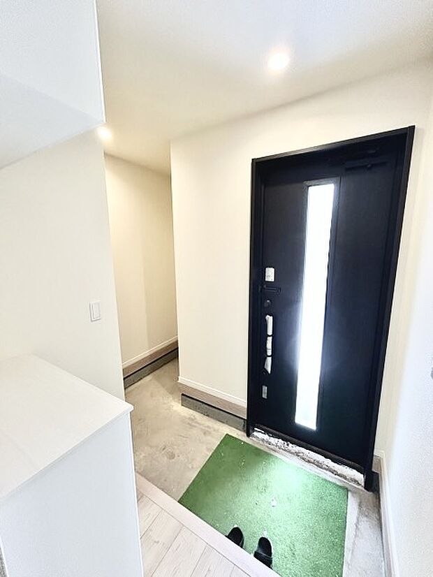 お客様をお迎えする玄関、お家の出入りもスムーズに行えます。