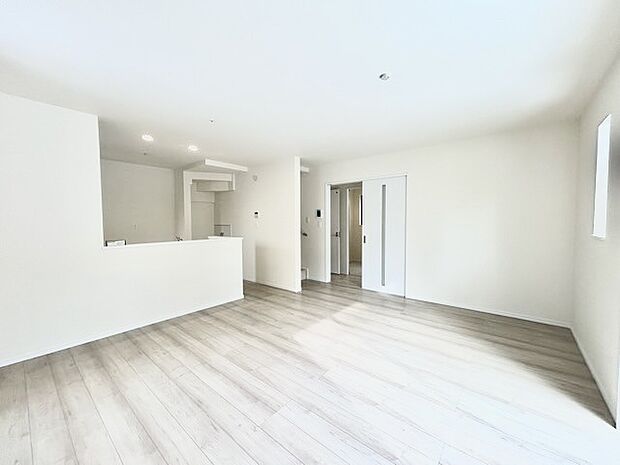 リビングは家具の配置も思いのまま。自由度が高い設計です。