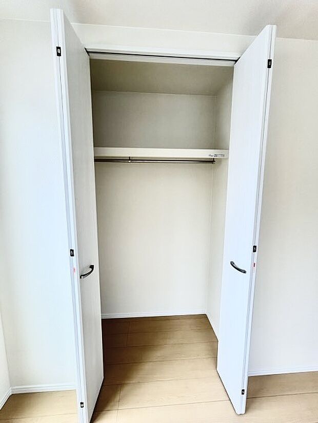大容量クローゼット付き!家族の成長と共に増える荷物もスッキリ収納。