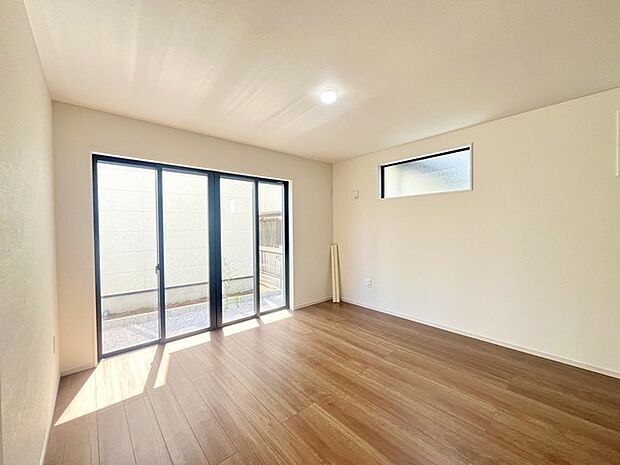 リビングは家具の配置も思いのまま。自由度が高い設計です。 