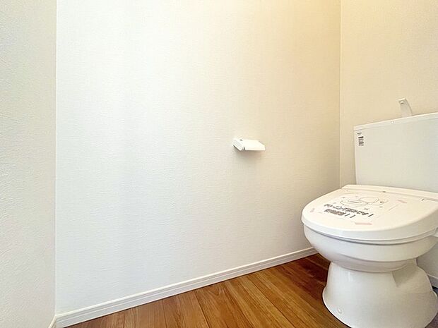 1.2階にそれぞれトレイがございます。朝の混雑時に分散して利用できるほか、ゲスト用としても使い分けることもできます。 