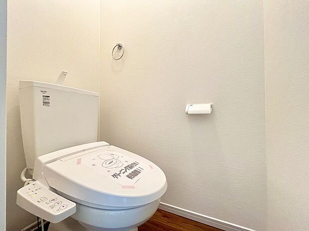 1.2階にそれぞれトレイがございます。朝の混雑時に分散して利用できるほか、ゲスト用としても使い分けることもできます。 