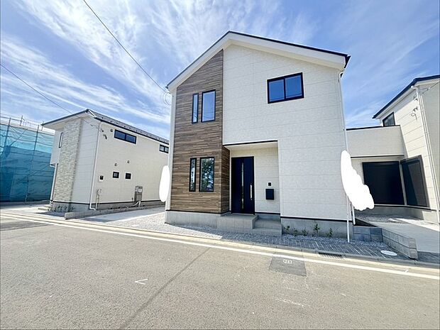 五感で感じる、現地でしかわからない事も沢山ございます。周辺環境なども一緒にご案内いたしますのでお気軽にお問合せください。 