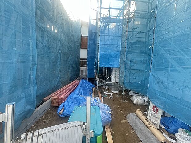 セカンドカーや来客時にも便利なカースペース2台分ございます。 