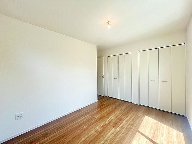 大容量クローゼット付き！家族の成長と共に増える荷物もスッキリ収納。 