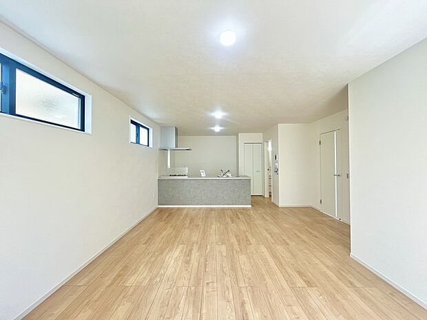 リビングは家具の配置も思いのまま。自由度が高い設計です。 