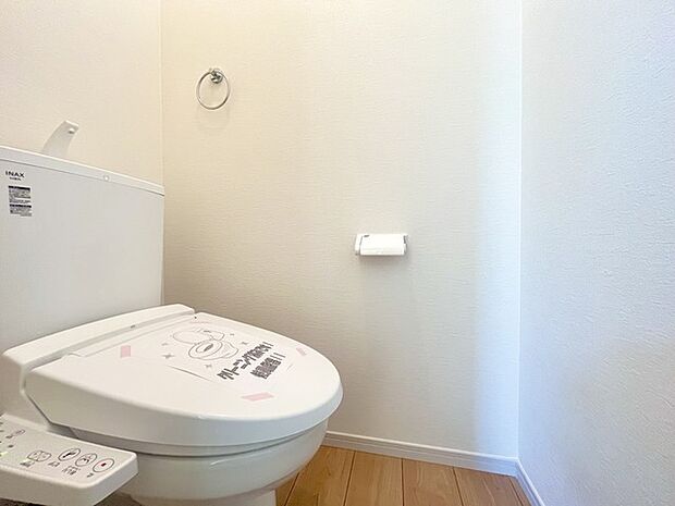 1.2階にそれぞれトレイがございます。朝の混雑時に分散して利用できるほか、ゲスト用としても使い分けることもできます。