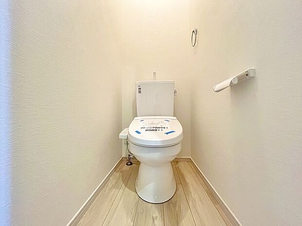 1.2階にそれぞれトレイがございます。朝の混雑時に分散して利用できるほか、ゲスト用としても使い分けることもできます。