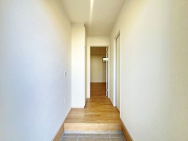 お客様をお迎えする玄関、お家の出入りもスムーズに行えます。