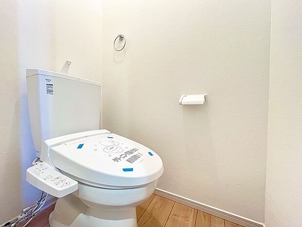 1.2階にそれぞれトレイがございます。朝の混雑時に分散して利用できるほか、ゲスト用としても使い分けることもできます。