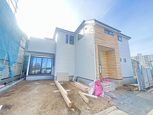 五感で感じる、現地でしかわからない事も沢山ございます。周辺環境なども一緒にご案内いたしますのでお気軽にお問合せください。 