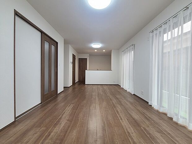 リビングは家具の配置も思いのまま。自由度が高い設計です。