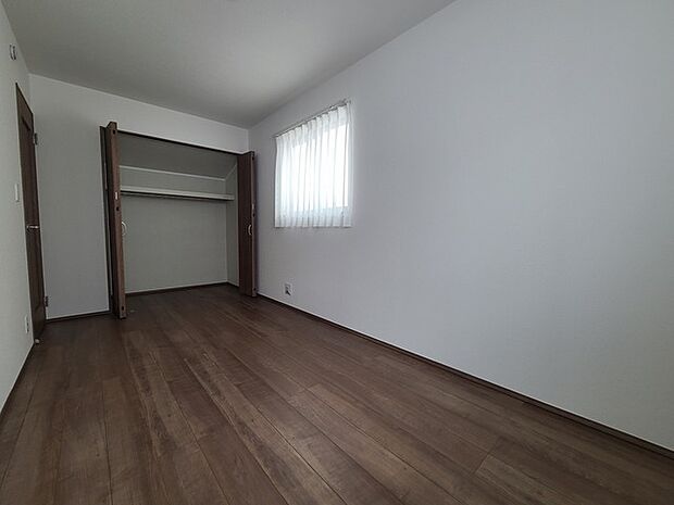 大容量クローゼット付き！家族の成長と共に増える荷物もスッキリ収納。 