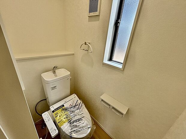 1.2階にそれぞれトレイがございます。朝の混雑時に分散して利用できるほか、ゲスト用としても使い分けることもできます。 