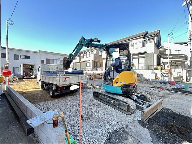 戸建てが立ち並ぶ静かな住宅街。四季折々の移り変わりを感じながら自然と楽しみ、暮らす、そんな毎日を日々の中で感じられる住環境 