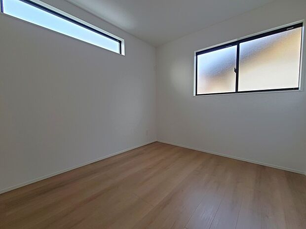 2面採光を確保した明るい室内は、爽やかな風を感じる居心地の良い空間です。 