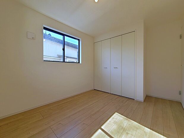 大容量クローゼット付き！家族の成長と共に増える荷物もスッキリ収納。 