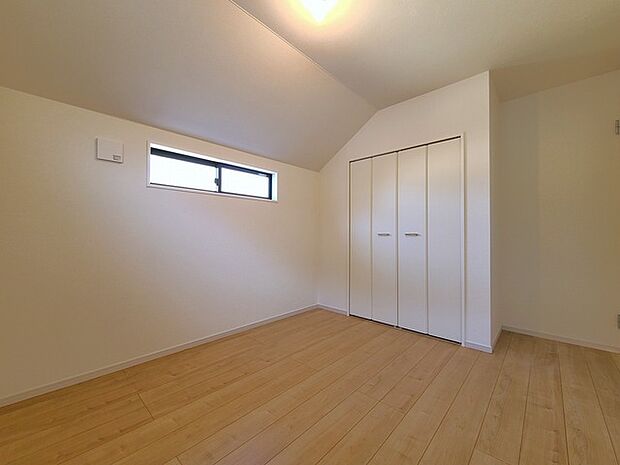 大容量クローゼット付き！家族の成長と共に増える荷物もスッキリ収納。 