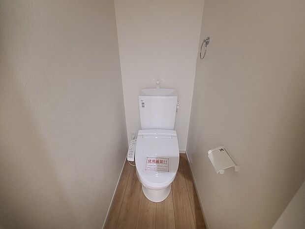 1.2階にそれぞれトレイがございます。朝の混雑時に分散して利用できるほか、ゲスト用としても使い分けることもできます。 