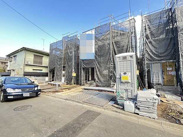 セカンドカーや来客時にも便利なカースペース2台分ございます。