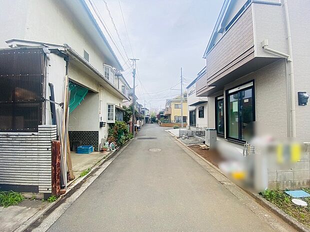 戸建てが立ち並ぶ静かな住宅街。四季折々の移り変わりを感じながら自然と楽しみ、暮らす、そんな毎日を日々の中で感じられる住環境