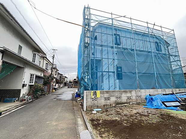 南道路に面しており日中もたくさんの陽が入ります。風通りや周辺環境など実際に現地にてご確認ください。