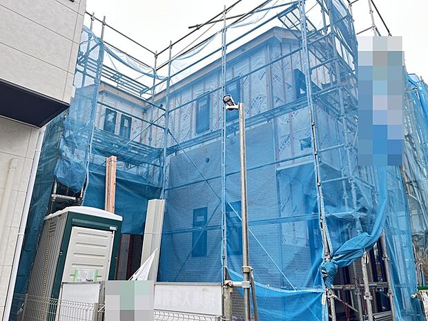 戸建てが立ち並ぶ静かな住宅街。四季折々の移り変わりを感じながら自然と楽しみ、暮らす、そんな毎日を日々の中で感じられる住環境