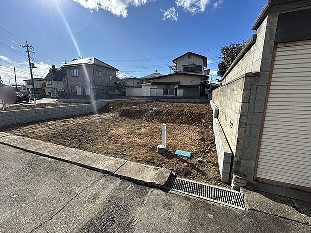 車種におりますが縦列で2台分駐車可能です。