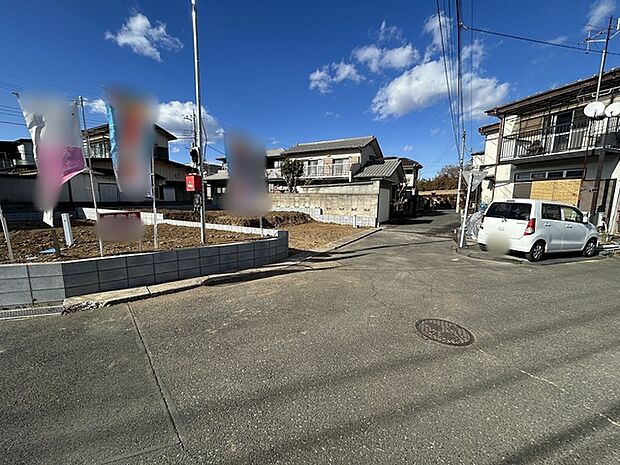 セカンドカーや来客時にも便利なカースペース2台分ございます。