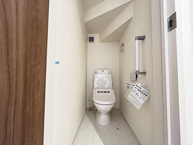 1.2階にそれぞれトレイがございます。朝の混雑時に分散して利用できるほか、ゲスト用としても使い分けることもできます。