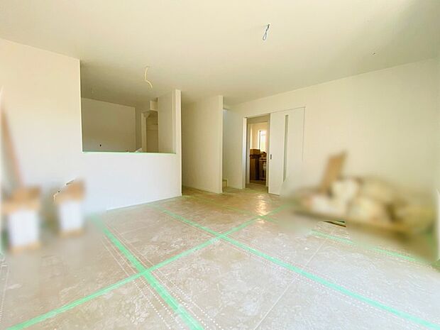 家族が一番集まる場所だから広々としつつも素敵な空間であって欲しい。皆がくつろぐリビングからキッチンまでが一つに繋がる空間。