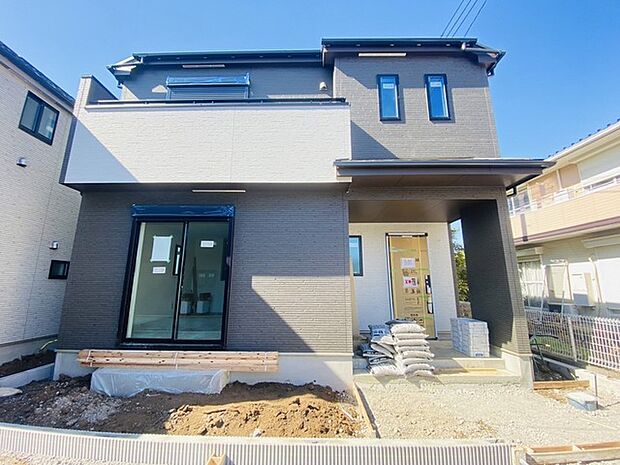 五感で感じる、現地でしかわからない事も沢山ございます。周辺環境なども一緒にご案内いたしますのでお気軽にお問合せください。