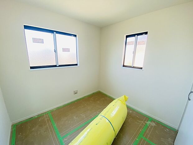 2面採光を確保した明るい室内は、爽やかな風を感じる居心地の良い空間です。