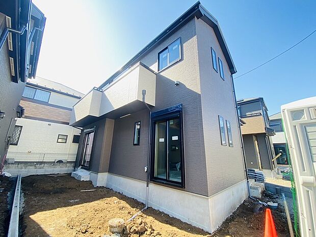 五感で感じる、現地でしかわからない事も沢山ございます。周辺環境なども一緒にご案内いたしますのでお気軽にお問合せください。