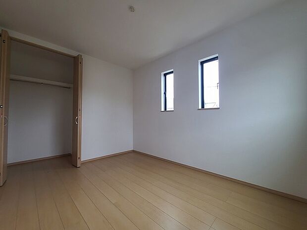 大容量クローゼット付き！家族の成長と共に増える荷物もスッキリ収納。 