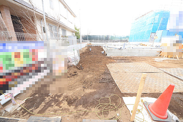 セカンドカーや来客時にも便利なカースペース2台分ございます。