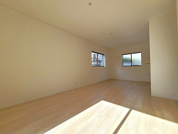 夕食の時間。家族、友人、両親、親戚との会話がより料理を美味しくしてくれる。あっという間に時間が過ぎてしまう居心地の良さは、普段はほっとする空間としてここにあります。 